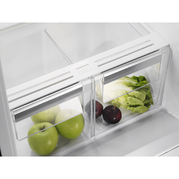 Pour les chefs cuisiniers professionnels, la texture est aussi importante que le goût. Pour vous assurer que la texture fraîche de vos aliments dure plus longtemps, rangez les fruits et les légumes dans ce bac spécial. Son contrôle de l'humidité conserve la fraîcheur et le croustillant de vos aliments pendant bien plus longtemps, jusqu'à ce que vous en ayez besoin.