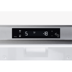 Lorsque la porte du réfrigérateur est restée ouverte un certain temps, par exemple lorsque vous rangez vos courses de la semaine, les capteurs contrôlent et abaissent la température comme requis. Ainsi, vos aliments restent à température optimale et gardent toute leur fraîcheur.